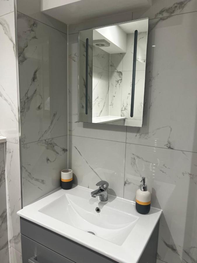 Flat In London Apartment Екстериор снимка